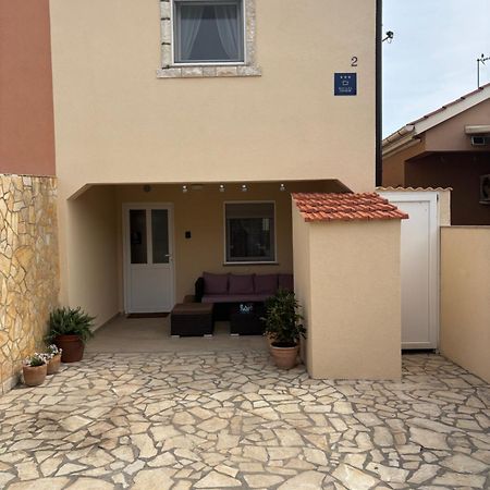 Holiday House Matej Vir Bagian luar foto
