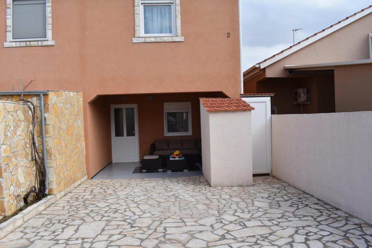 Holiday House Matej Vir Bagian luar foto